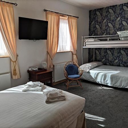 The Highfield Private Hotel Блекпул Екстериор снимка