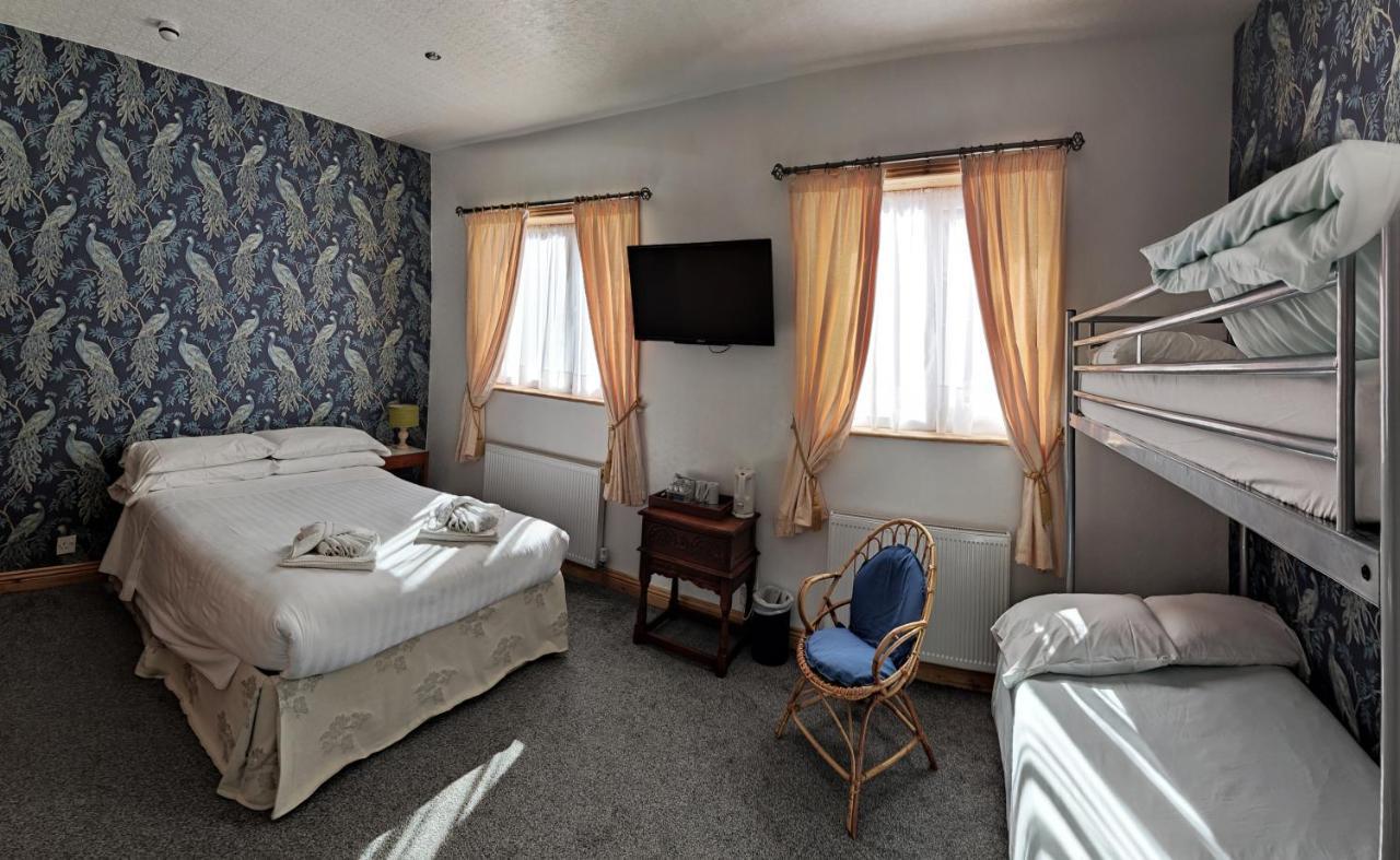 The Highfield Private Hotel Блекпул Екстериор снимка