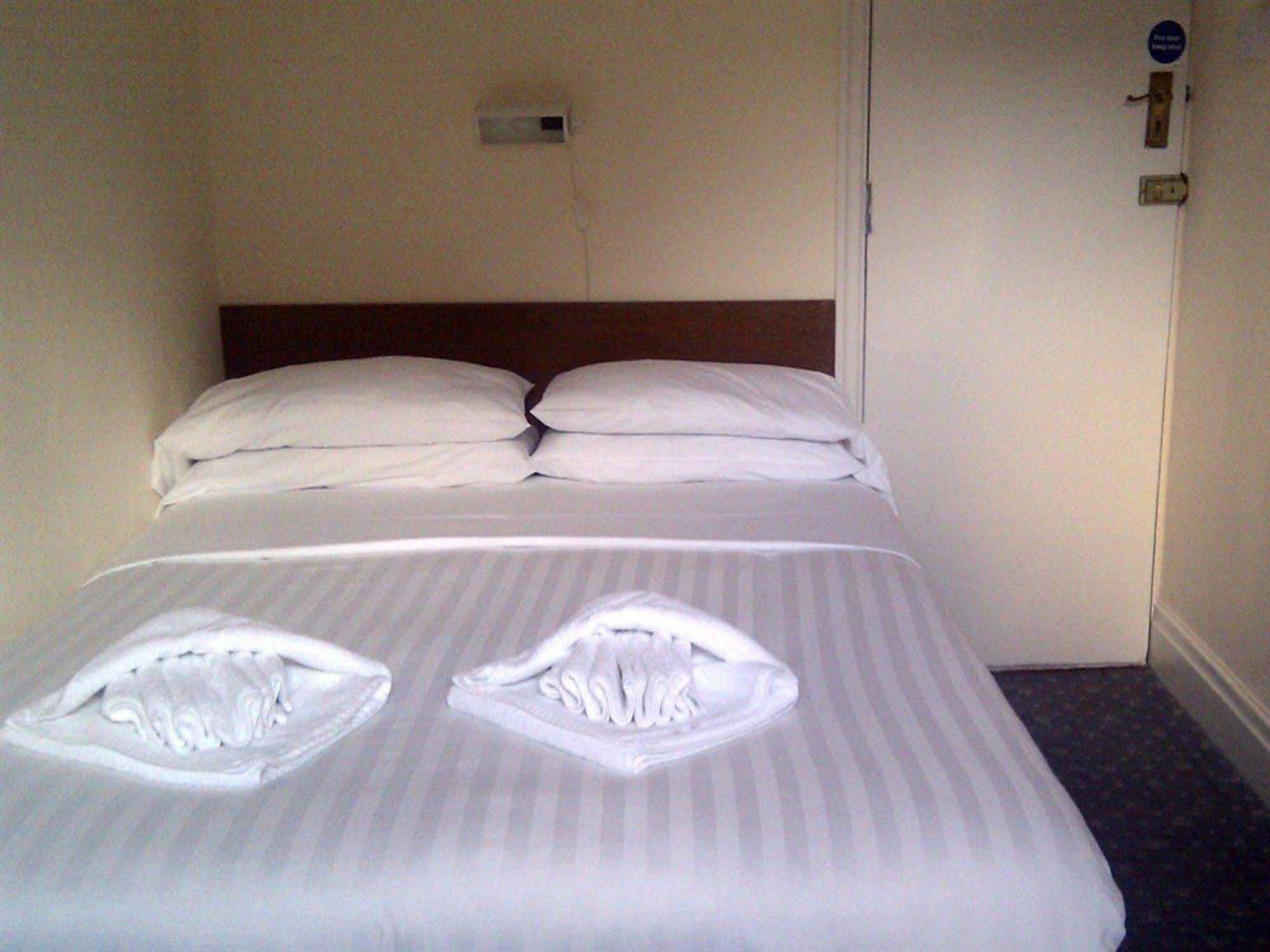The Highfield Private Hotel Блекпул Екстериор снимка