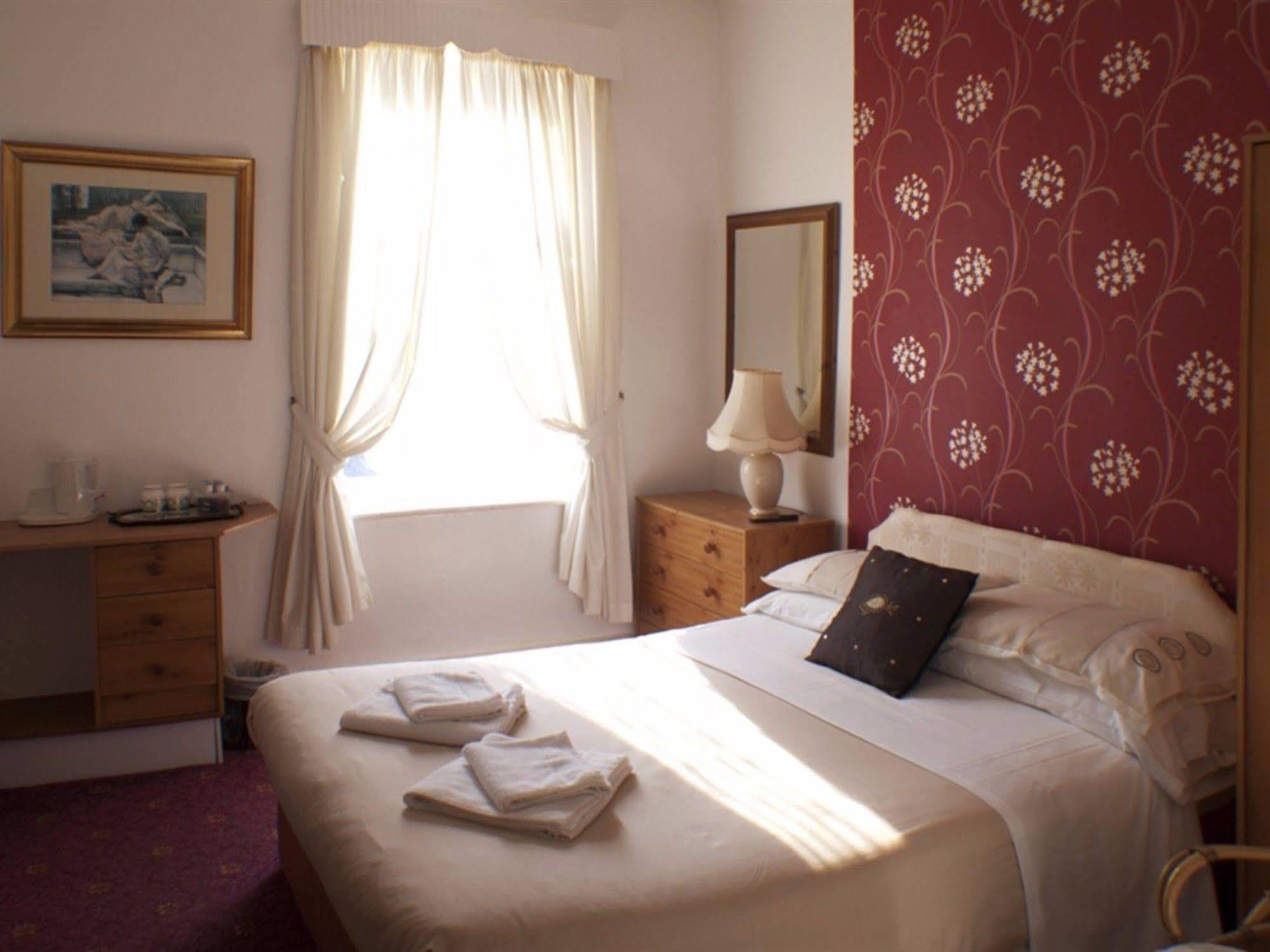 The Highfield Private Hotel Блекпул Екстериор снимка