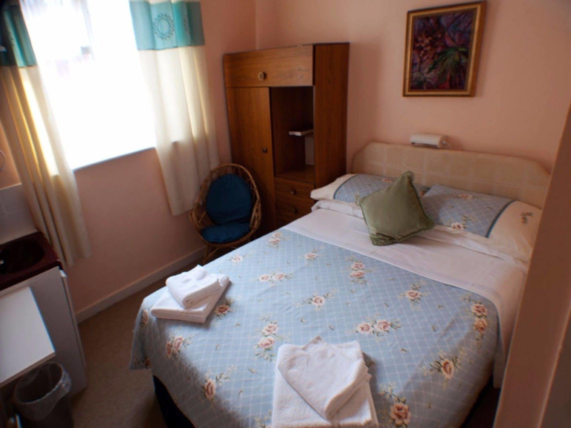 The Highfield Private Hotel Блекпул Екстериор снимка