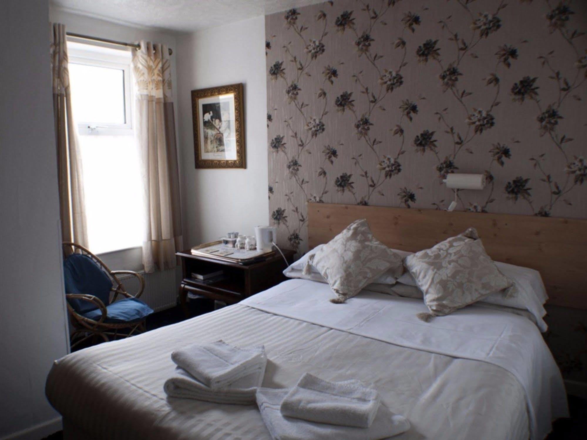 The Highfield Private Hotel Блекпул Екстериор снимка